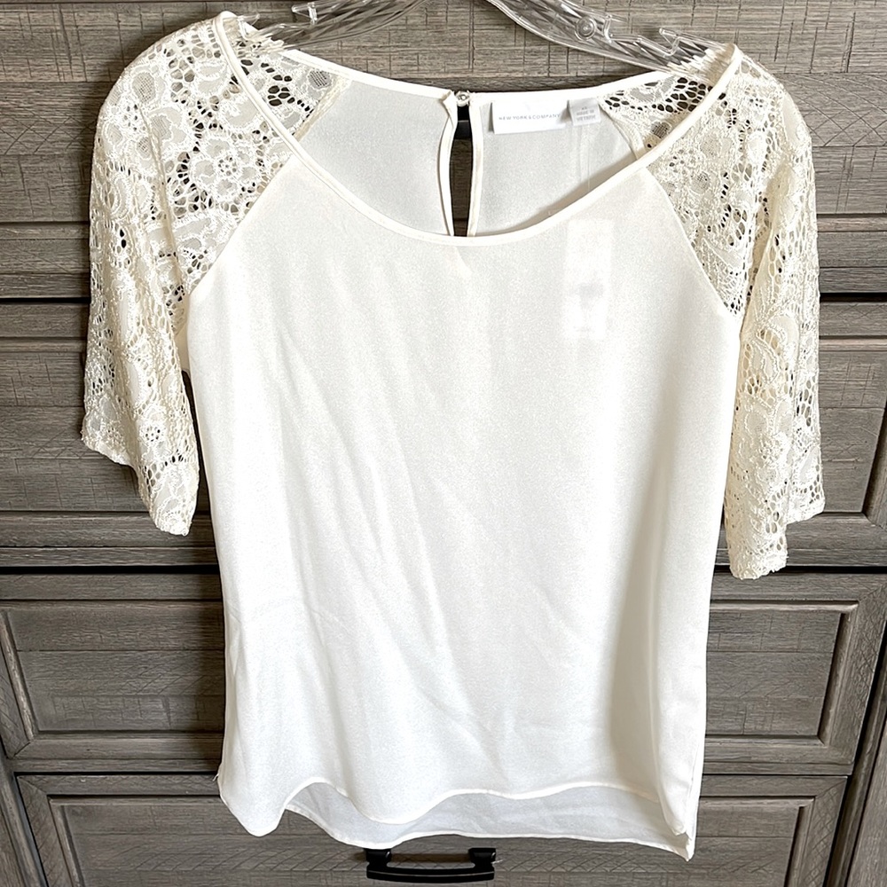 NY&C Cream Lace Top